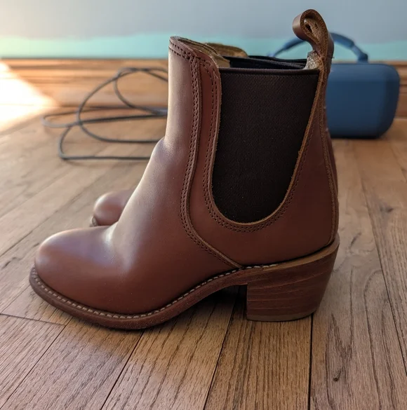 Red Wing Harriet Heeled Chelsea Boot - Picture 6 of 6